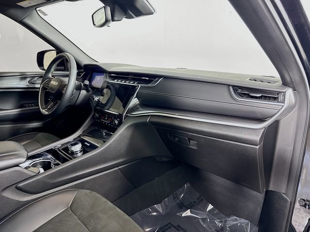 Used 2023 Jeep Grand Cherokee L Laredo image 30