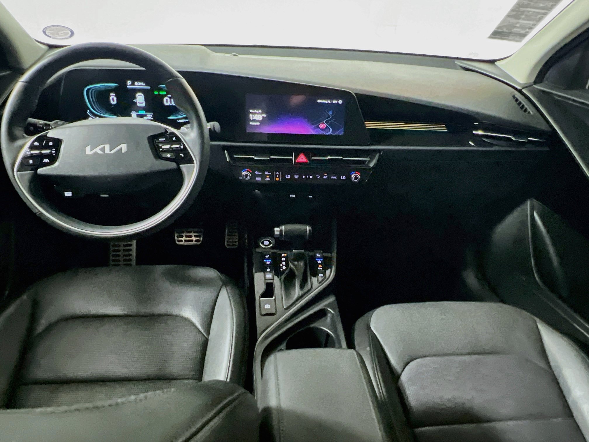 Used 2024 Kia Niro SX Touring FWD image 29