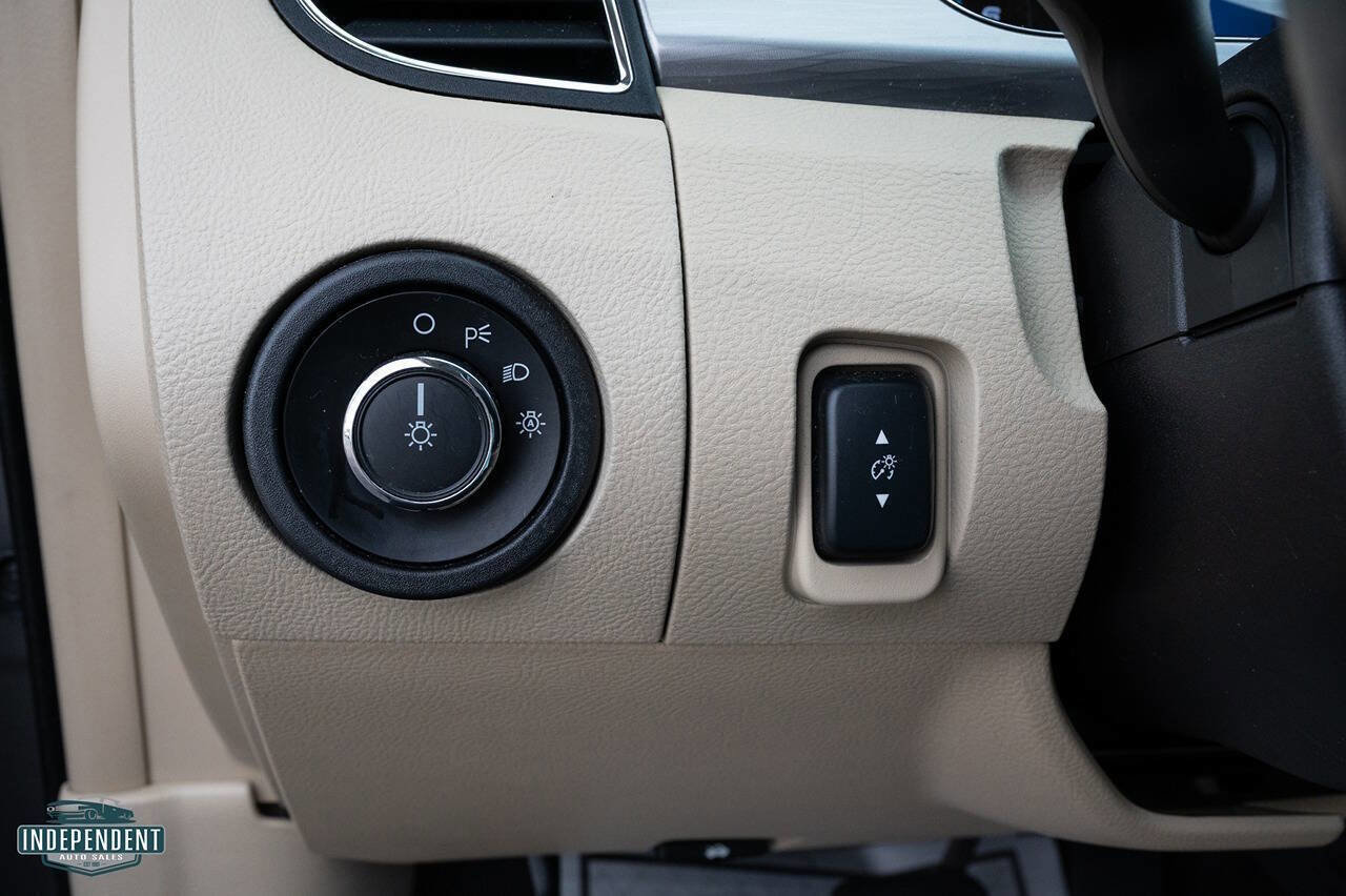 Used 2013 Ford Taurus SEL image 19