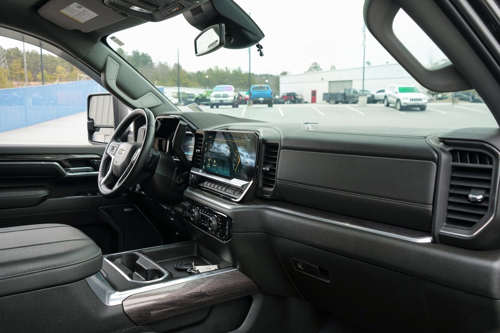 Used 2024 Chevrolet Silverado 2500 LTZ w/ LTZ Convenience Package AWD/4WD image 20