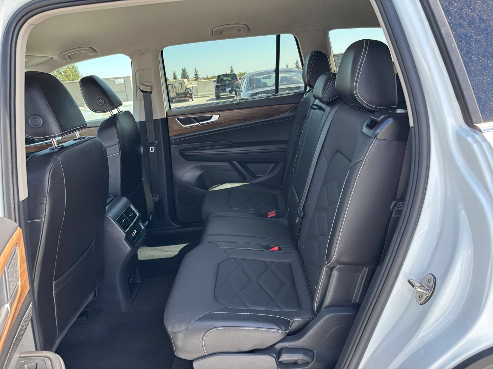 Used 2026 Volkswagen Atlas SE FWD image 28