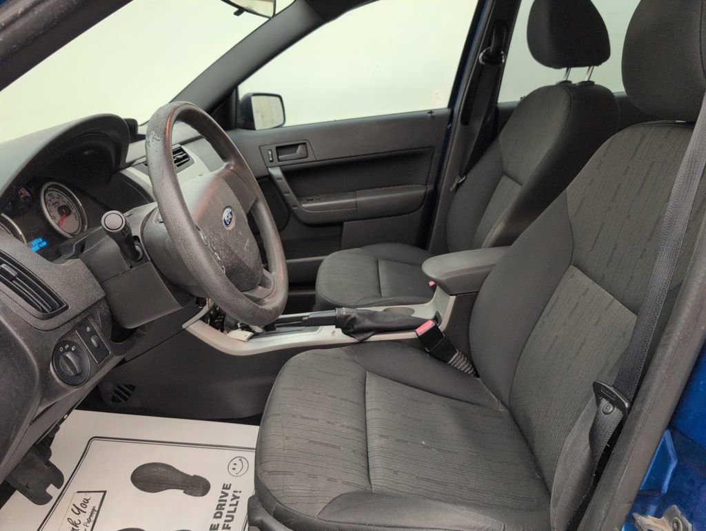 Used 2010 Ford Focus SE image 5