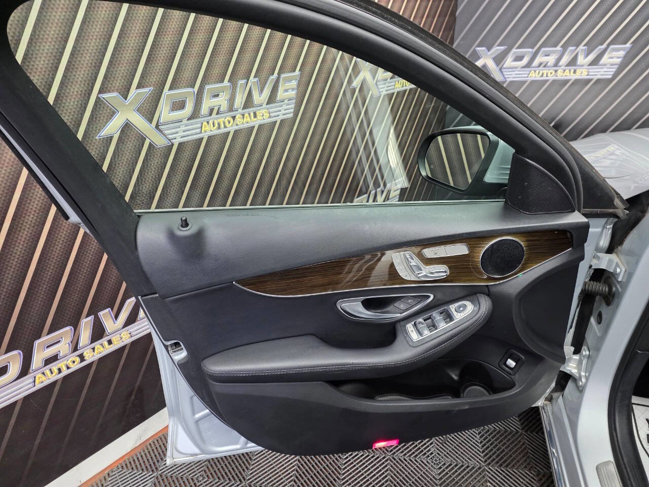 Used 2018 Mercedes-Benz C 300 4MATIC Sedan image 15