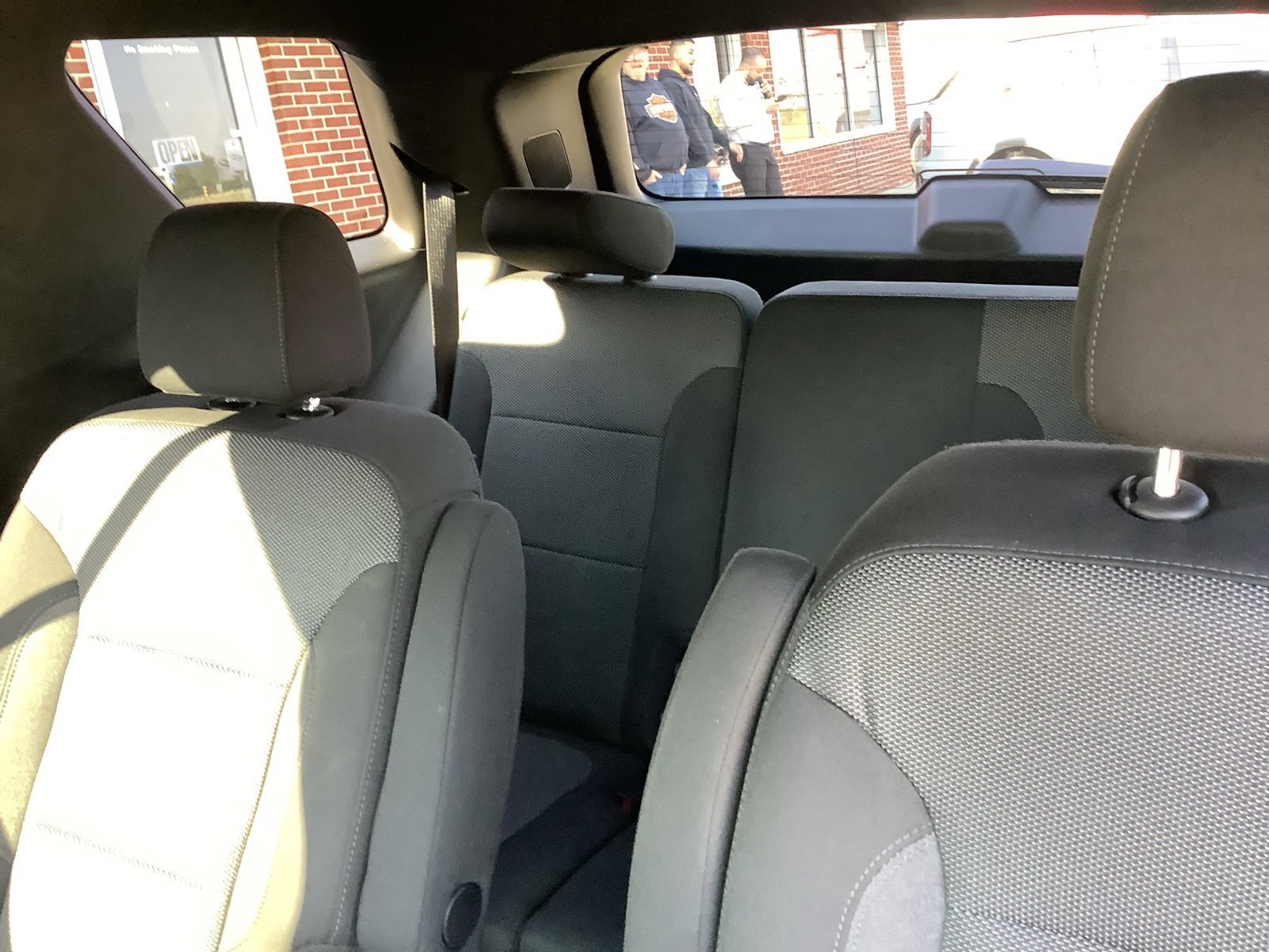 Used 2023 Chevrolet Traverse LT image 9