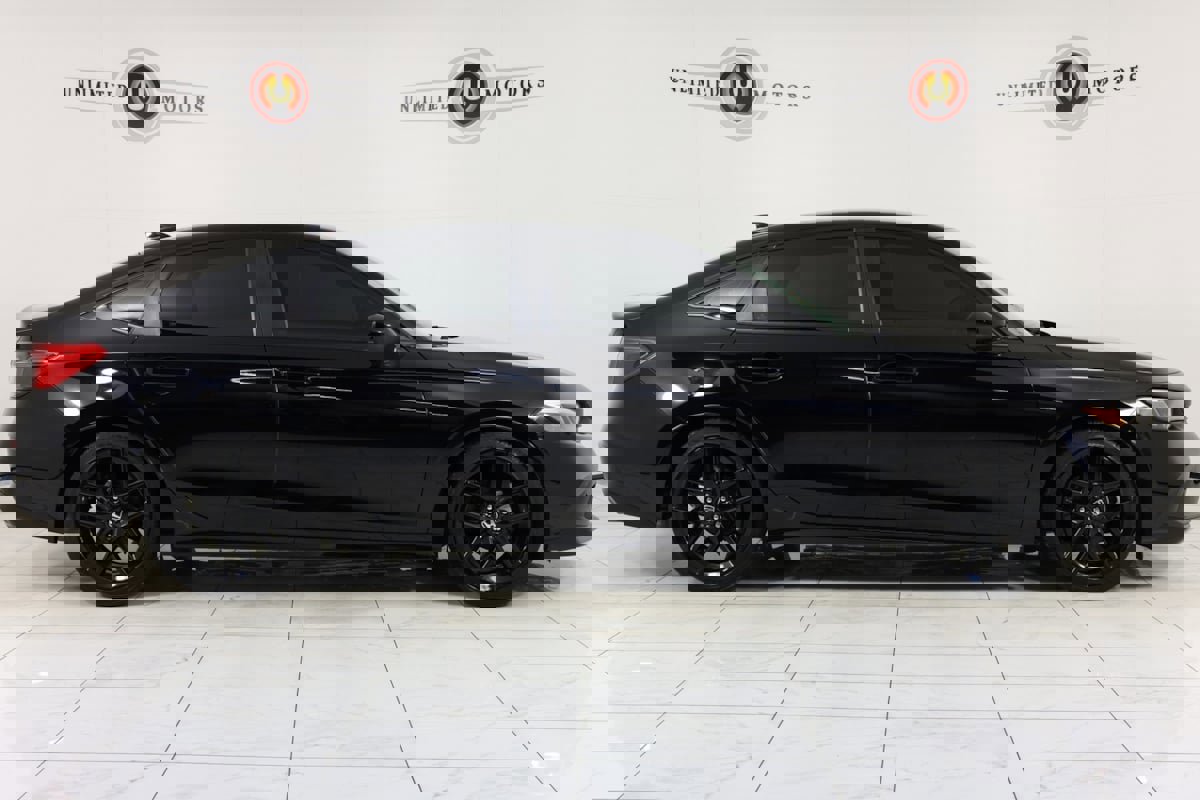 Used 2023 Honda Civic Sport image 2