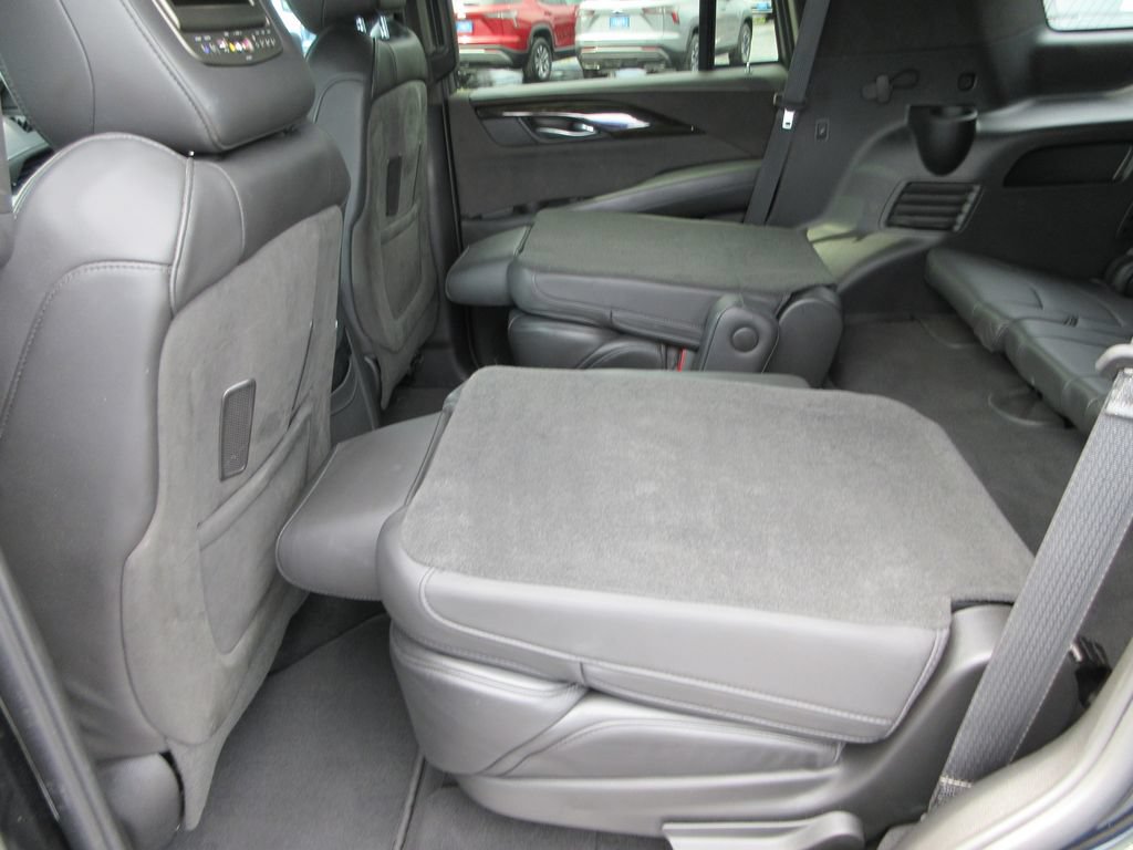 Certified 2018 Cadillac Escalade Platinum AWD/4WD image 15