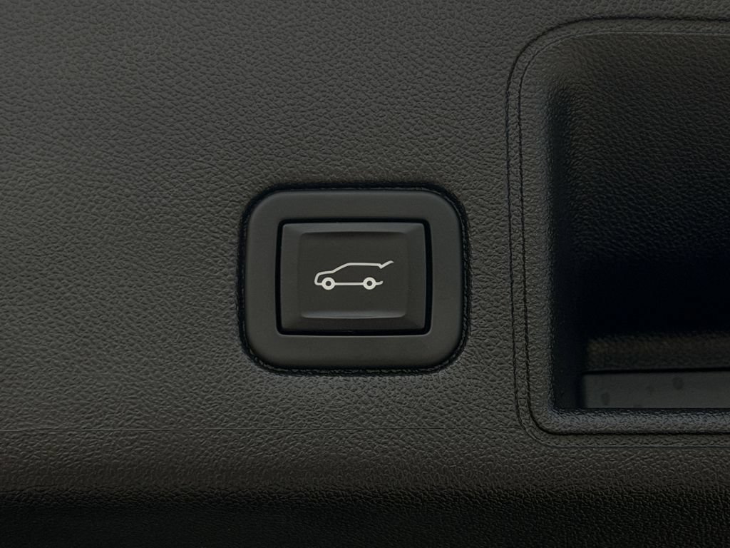 Used 2020 GMC Terrain Denali w/ Denali Premium Package FWD image 28