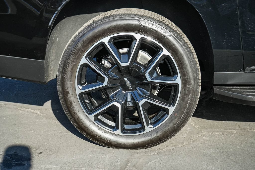 Used 2025 Chevrolet Suburban RST AWD/4WD image 11