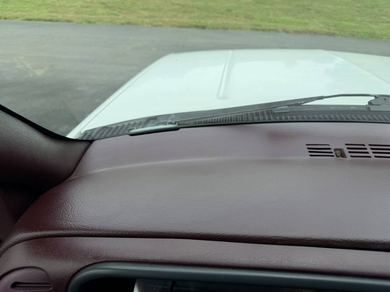 Used 1999 GMC Suburban 4WD w/ Marketing Opt Pkg 2 image 29