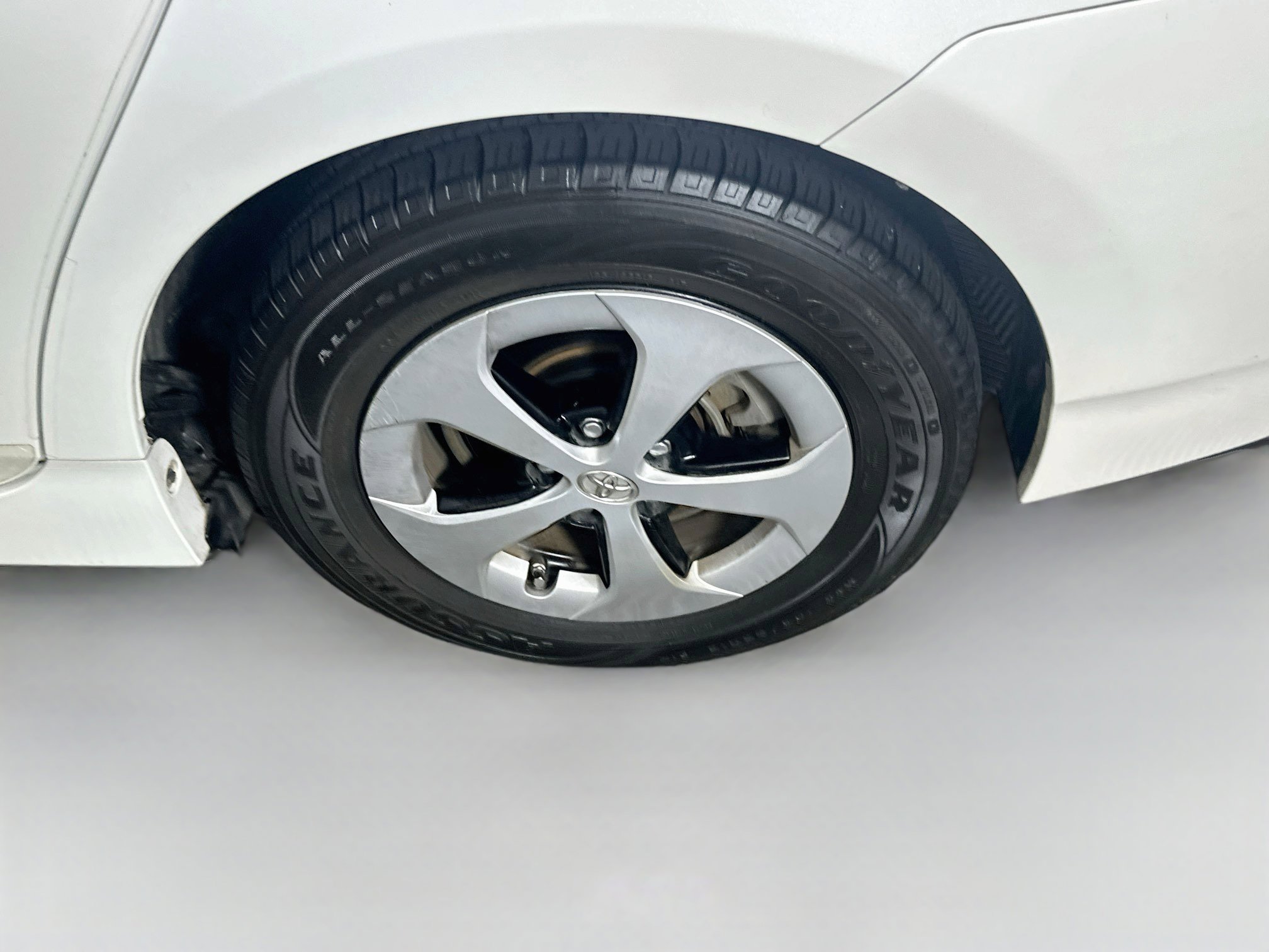 Used 2015 Toyota Prius Four FWD image 11