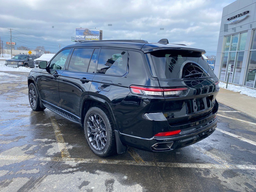 Used 2024 Jeep Grand Cherokee L Summit image 3