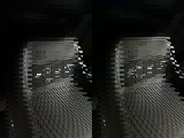 Used 2025 Hyundai Kona SEL image 34