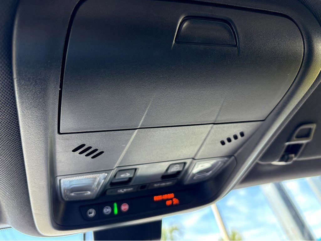 Used 2024 Chevrolet Equinox RS FWD image 30