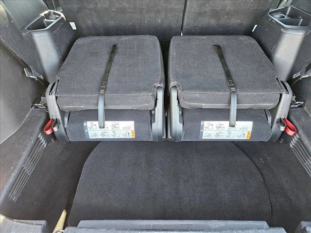 Used 2018 Ford Explorer XLT w/ Equipment Group 202A image 6