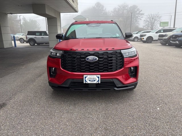 Used 2025 Ford Explorer ST-Line w/ Premium Package image 2