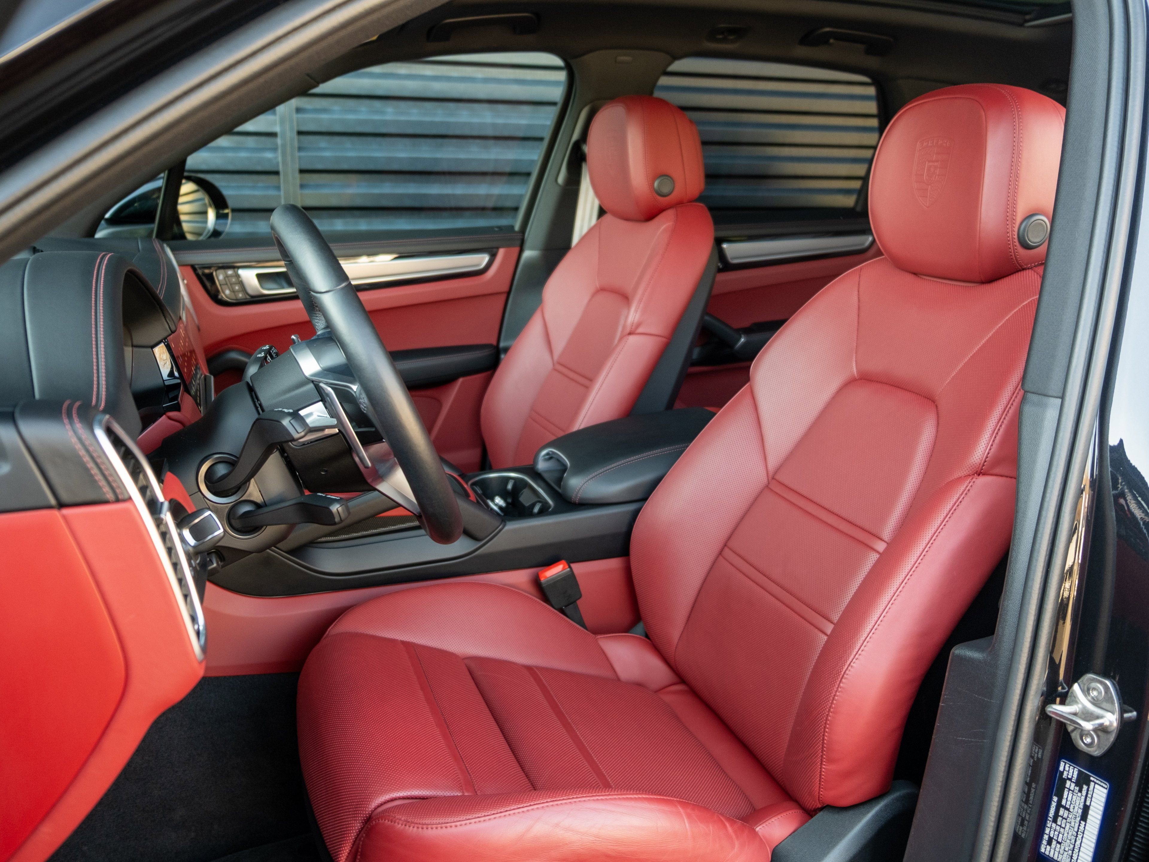 Certified 2022 Porsche Cayenne S Platinum image 5