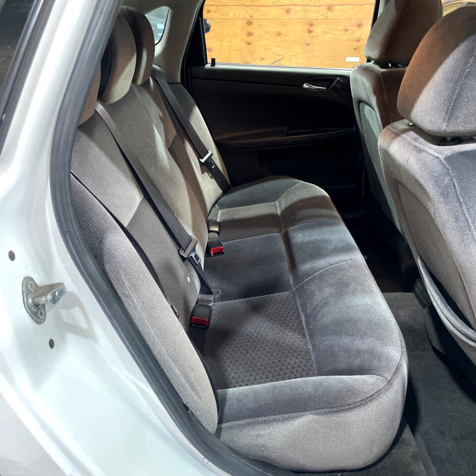 Used 2011 Chevrolet Impala LT image 15