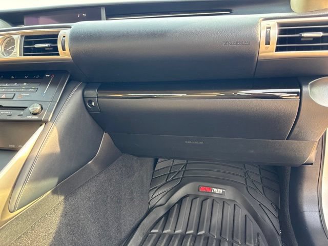 Used 2016 Lexus IS 200t RWD image 39