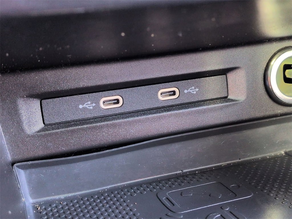 Used 2021 Volkswagen Tiguan SE w/ Panoramic Sunroof Package image 31