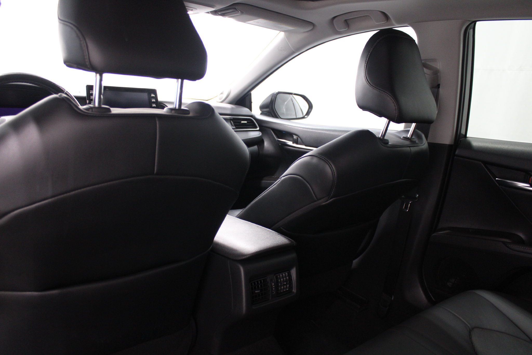 Used 2022 Toyota Camry XSE w/ Navigation Package FWD image 17
