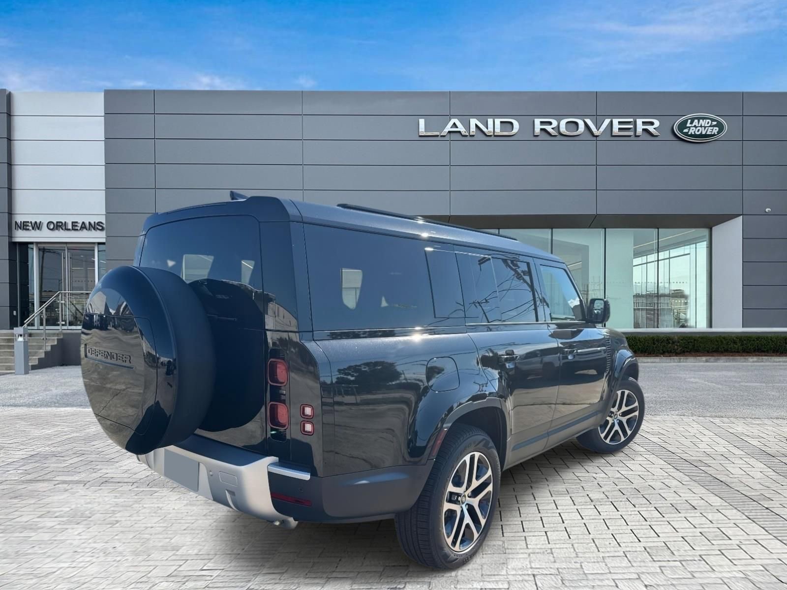 New 2025 Land Rover Defender 130 S image 5
