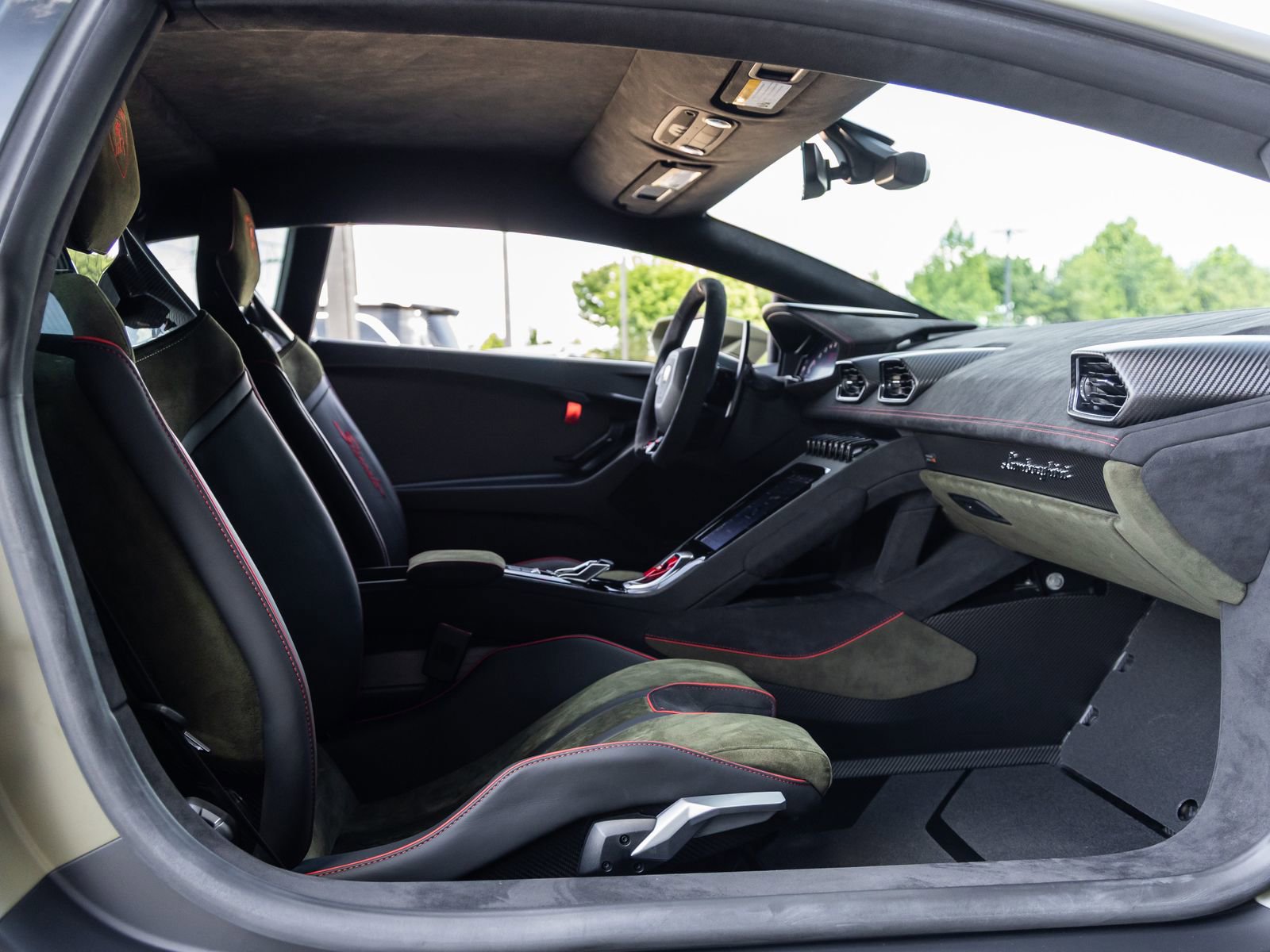 Used 2024 Lamborghini Huracan Sterrato AWD/4WD image 45