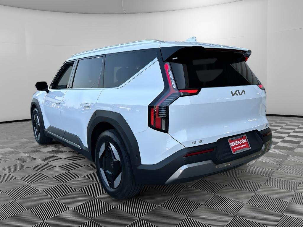 Certified 2026 Kia EV9 Wind AWD/4WD image 7