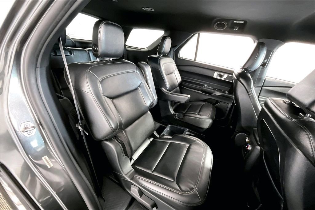 Used 2020 Ford Explorer XLT w/ Equipment Group 202A image 27