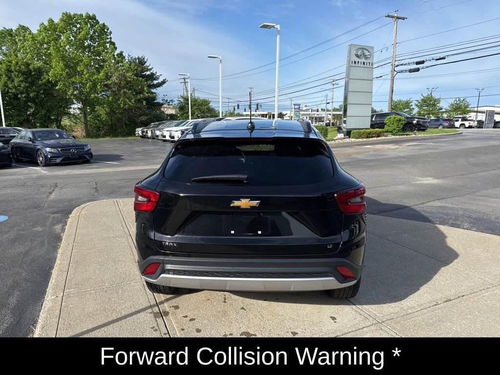 Used 2025 Chevrolet Trax LT w/ LT Convenience Package FWD image 7