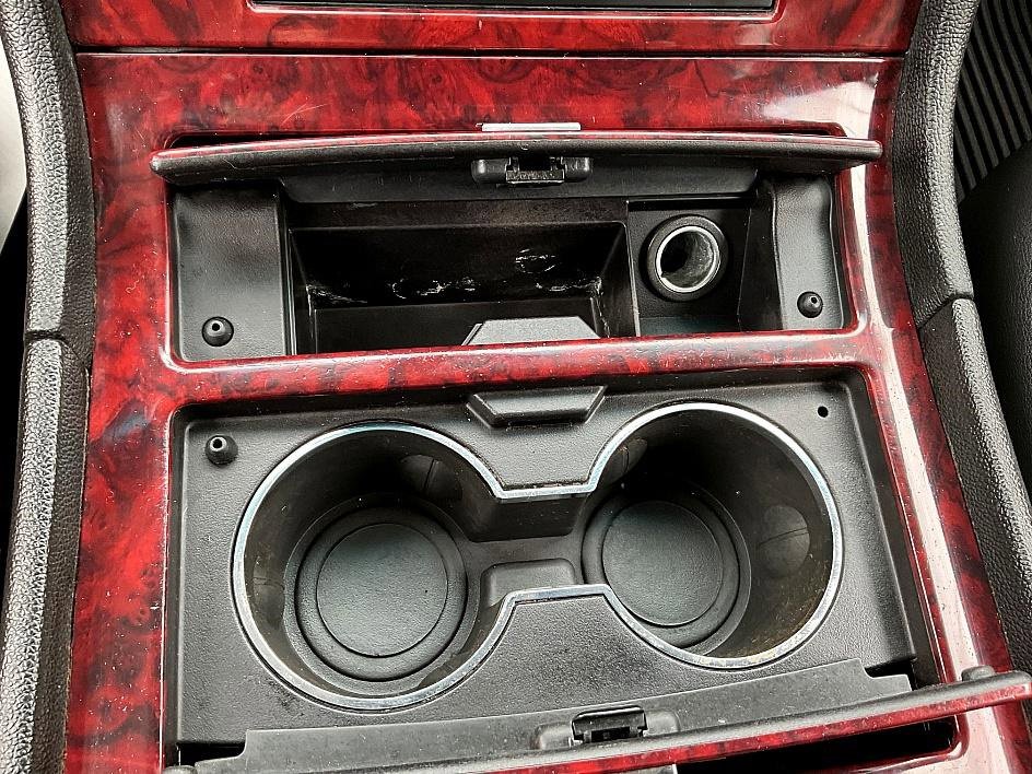 Used 2014 Cadillac Escalade Luxury image 24