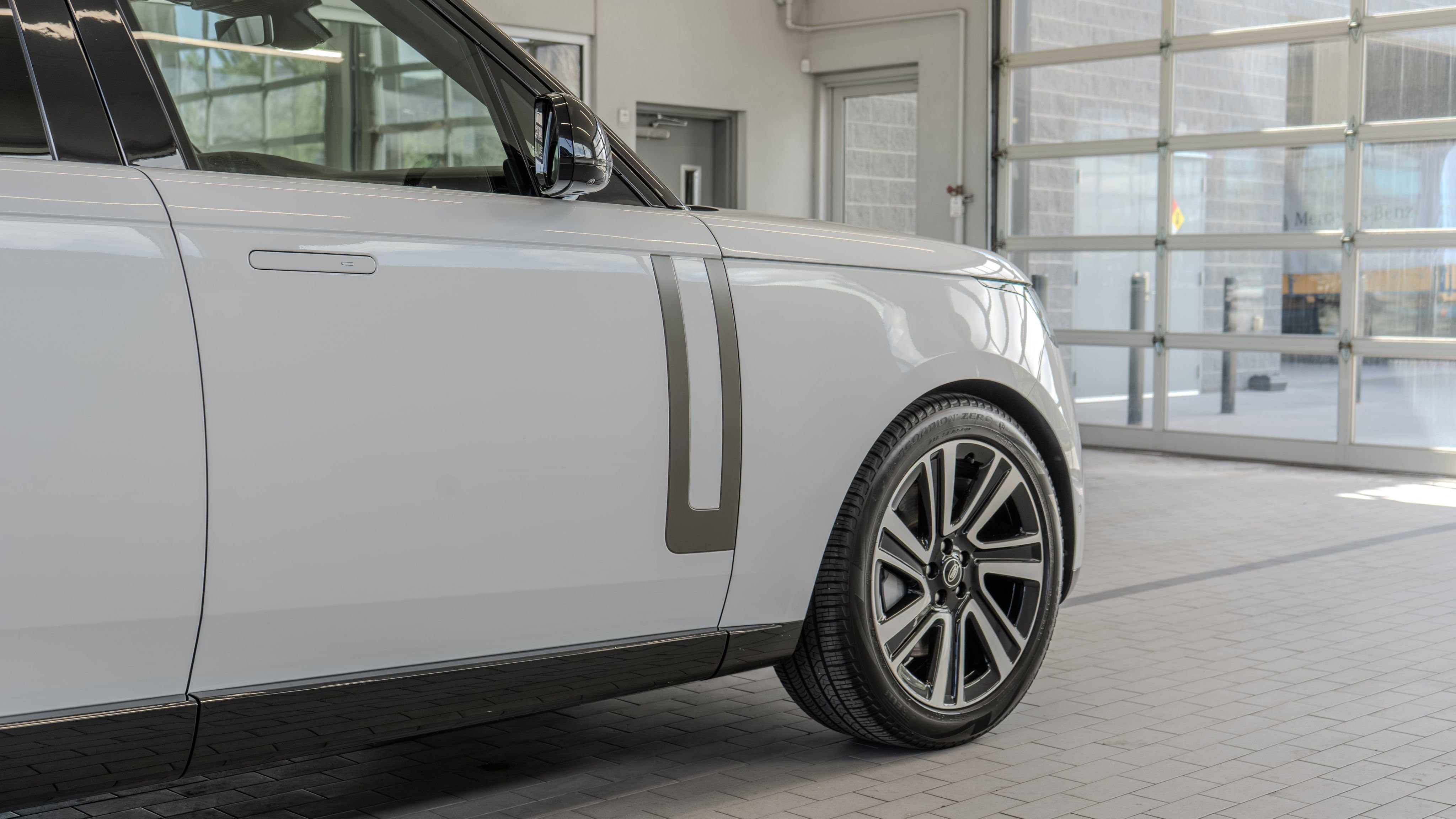 Used 2023 Land Rover Range Rover SE AWD/4WD image 29