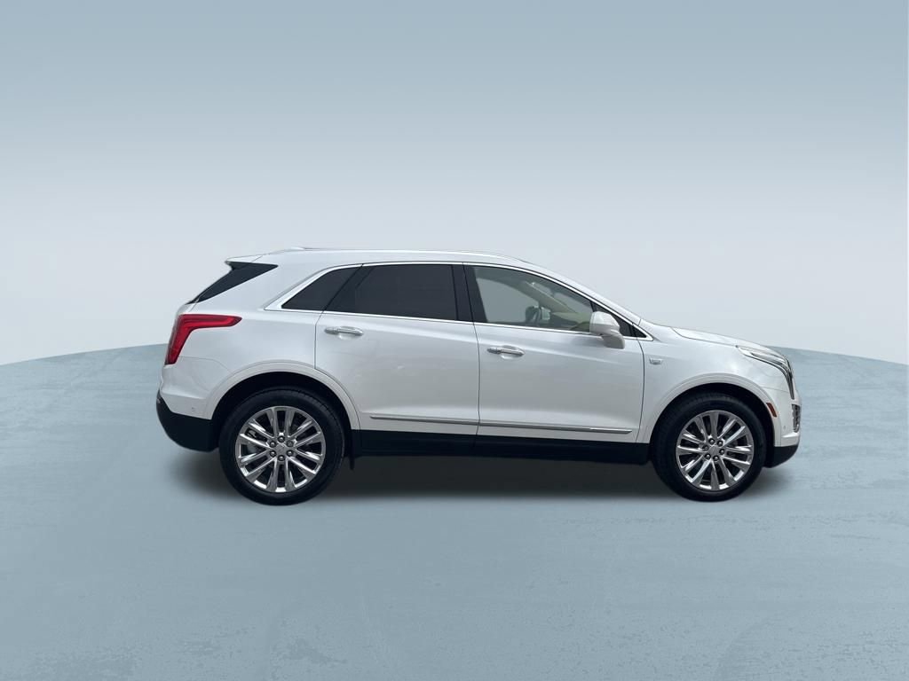 Used 2018 Cadillac XT5 Platinum w/ Driver Assist Package AWD/4WD image 9