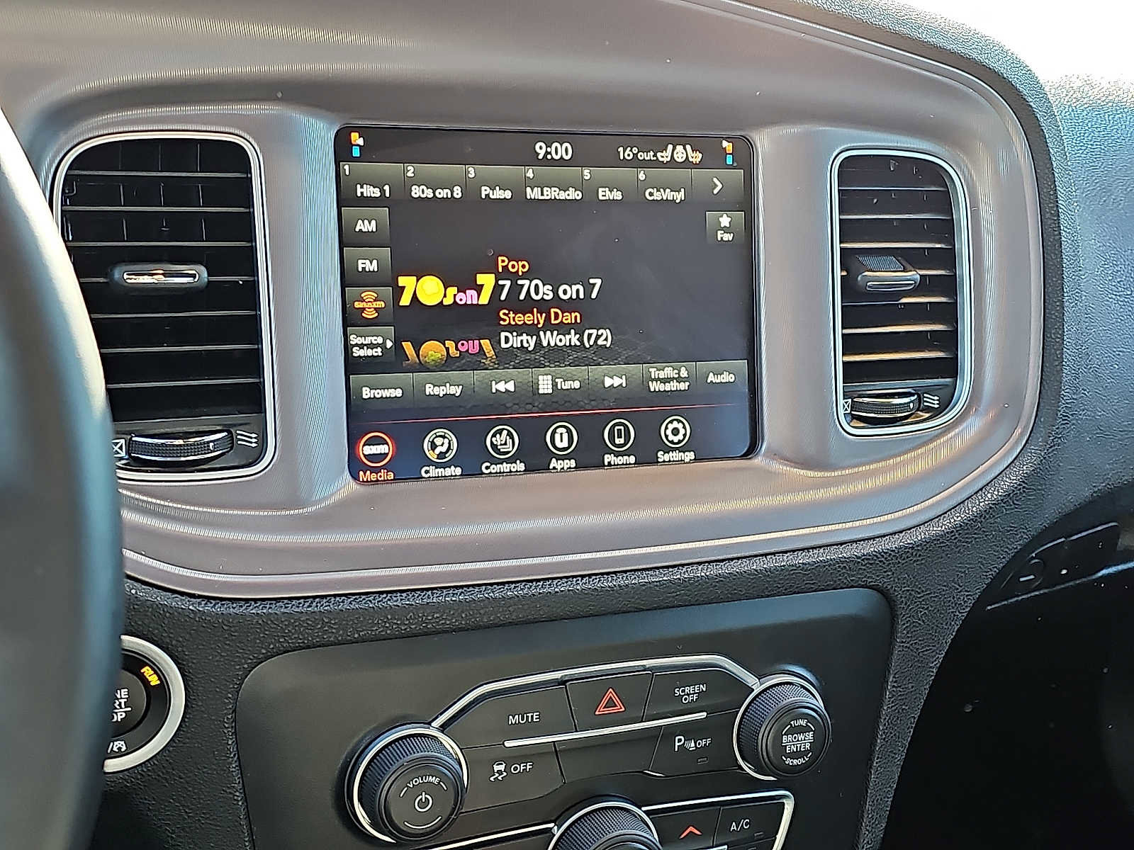 Used 2023 Dodge Charger SXT w/ Cold Weather Package image 17