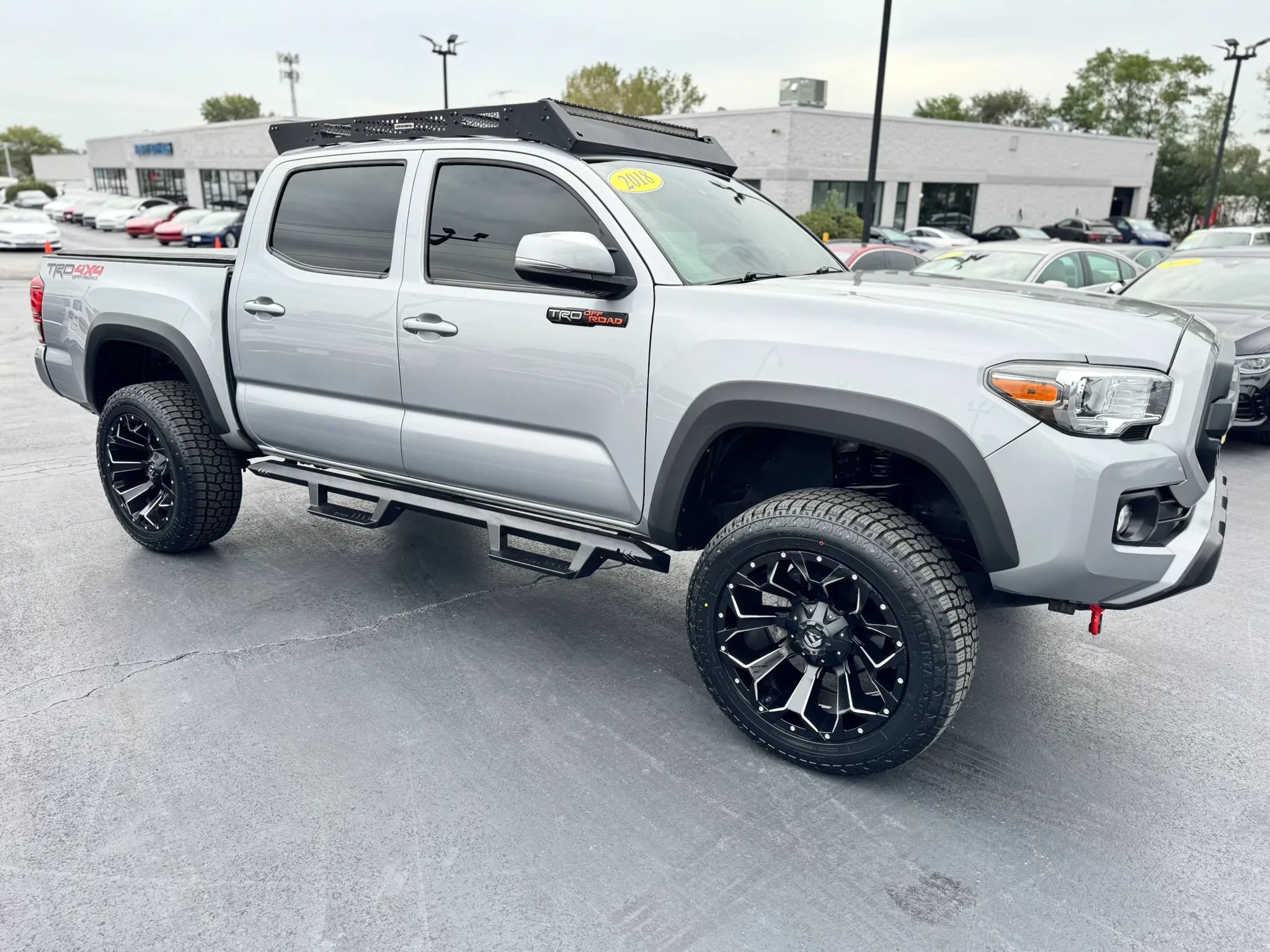 Used 2018 Toyota Tacoma TRD Off-Road w/ Technology Package AWD/4WD image 6