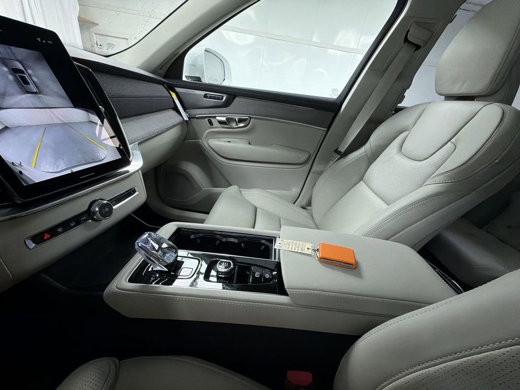 New 2026 Volvo XC90 B6 Ultra w/ Protection Package image 20