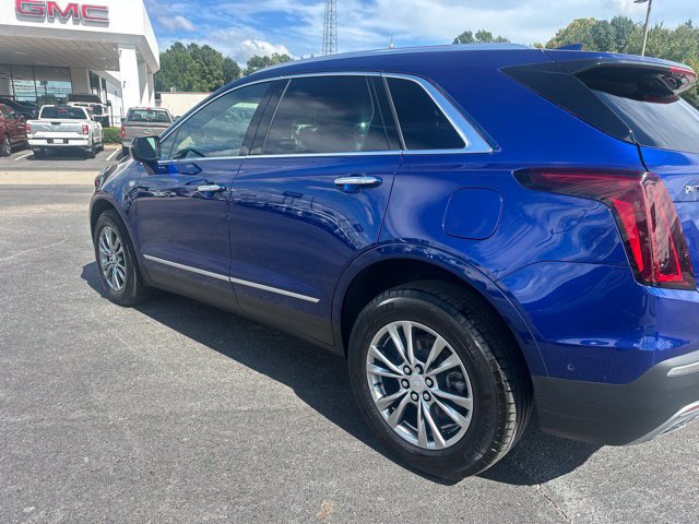 Used 2023 Cadillac XT5 Premium Luxury w/ Technology Package AWD/4WD image 2