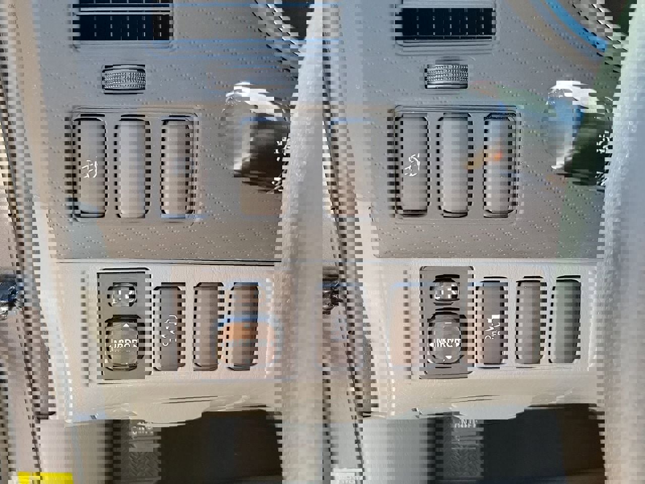 Used 2015 Toyota Tacoma PreRunner w/ SR5 Package image 24