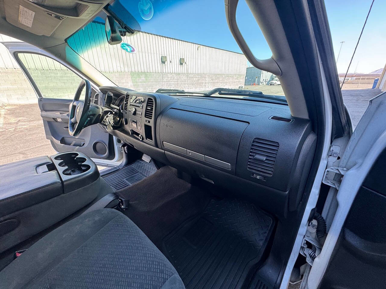 Used 2008 Chevrolet Silverado 2500 LT w/ 1LT Convenience Package AWD/4WD image 40