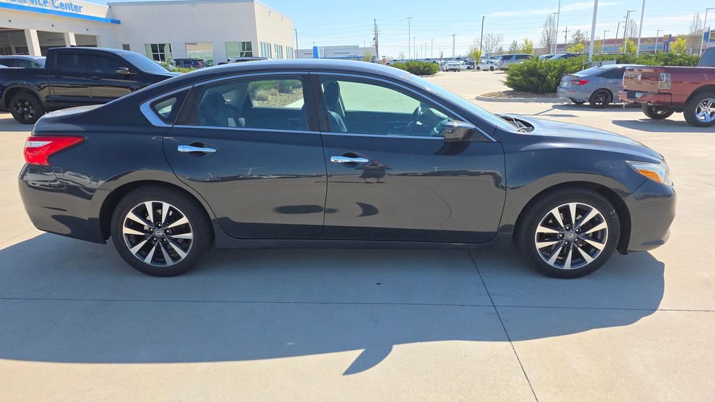Used 2017 Nissan Altima 2.5 SV FWD image 6