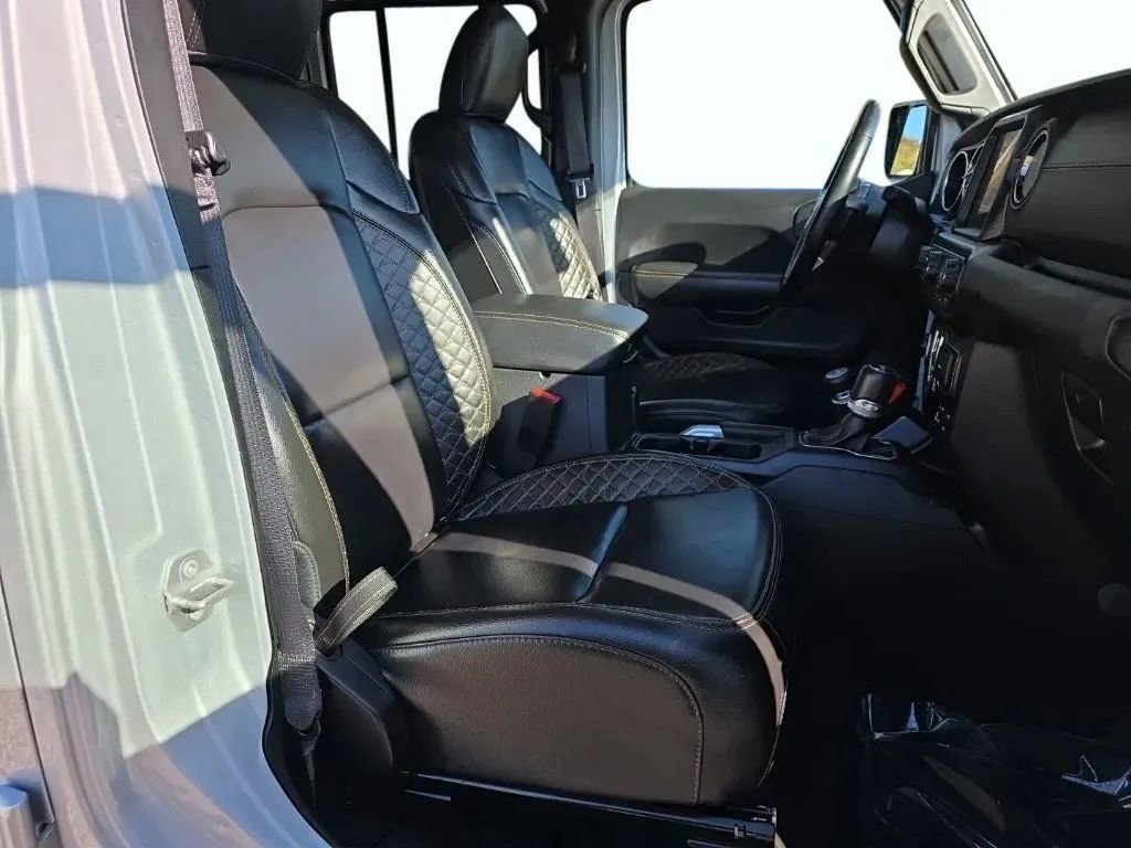 Used 2022 Jeep Wrangler Unlimited Sahara image 18