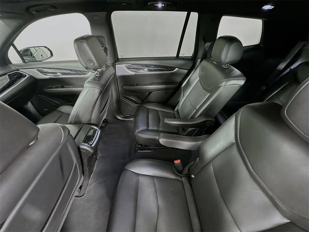 Used 2025 Cadillac XT6 Premium Luxury image 24
