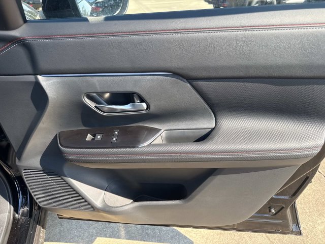 New 2027 Nissan Kicks SR FWD image 16