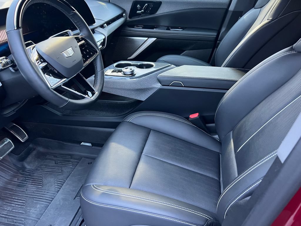 Certified 2025 Cadillac Optiq Sport 2 w/ LPO, Floor Liner Package AWD/4WD image 11