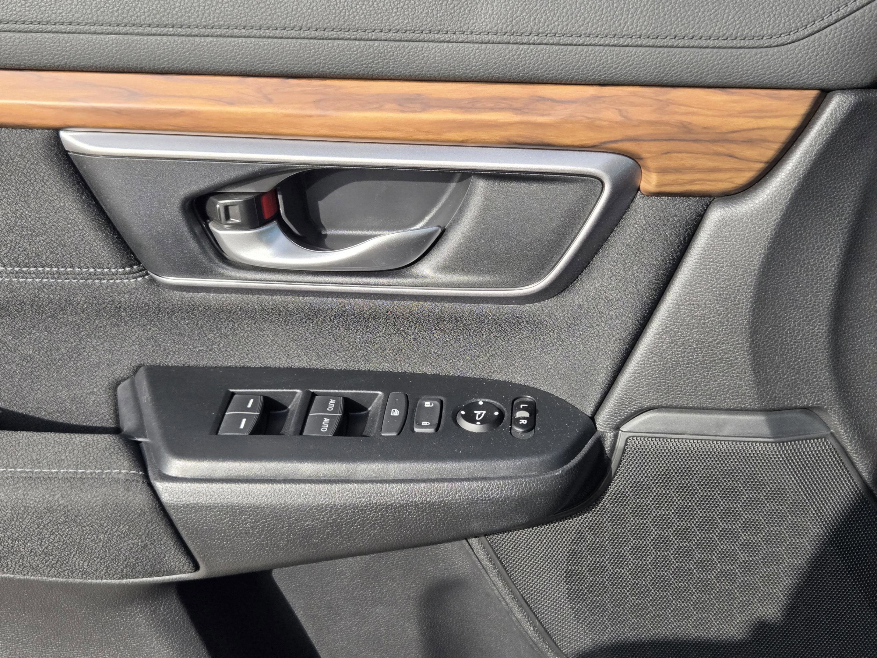 Used 2018 Honda CR-V EX image 19