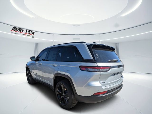 New 2025 Jeep Grand Cherokee Limited w/ Black Appearance Package image 5
