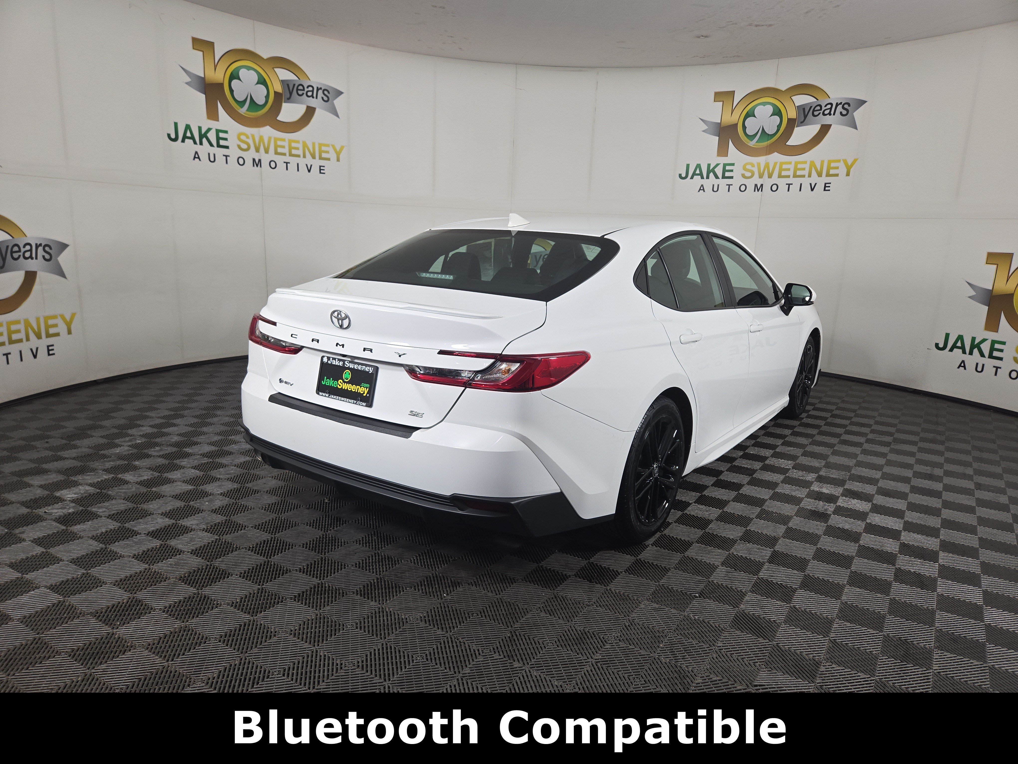 Used 2025 Toyota Camry SE FWD image 9