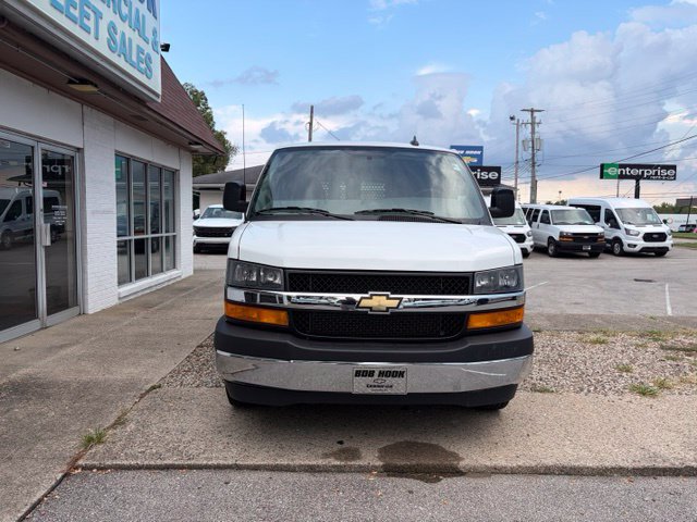 Used 2025 Chevrolet Express 2500 w/ Driver Convenience Package RWD image 2