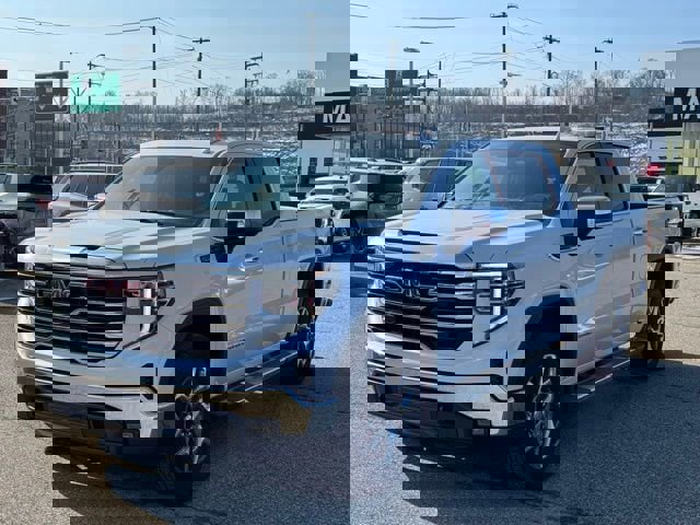 New 2026 GMC Sierra 1500 SLT w/ SLT Premium Package