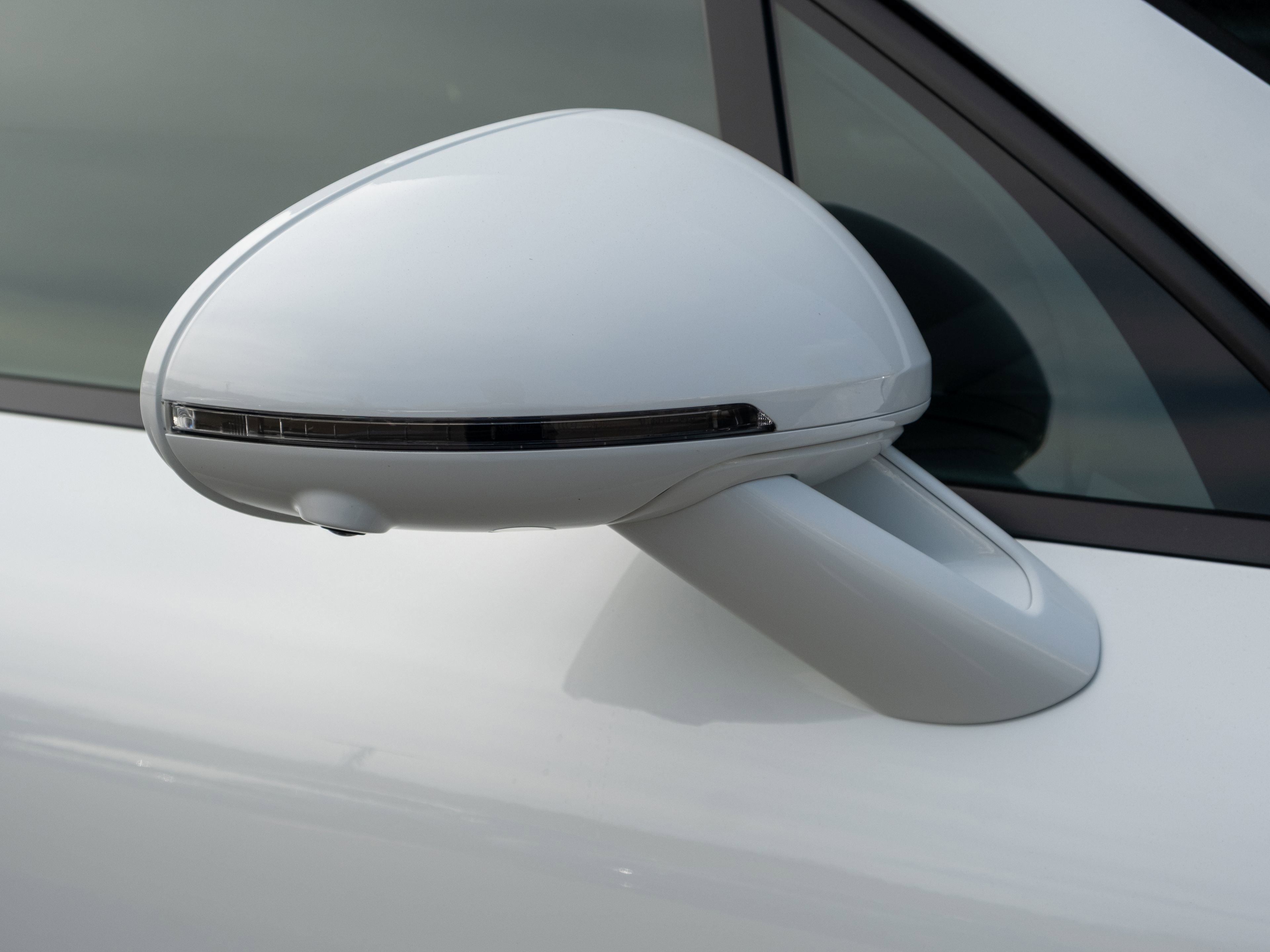 Certified 2026 Porsche Macan AWD/4WD image 42