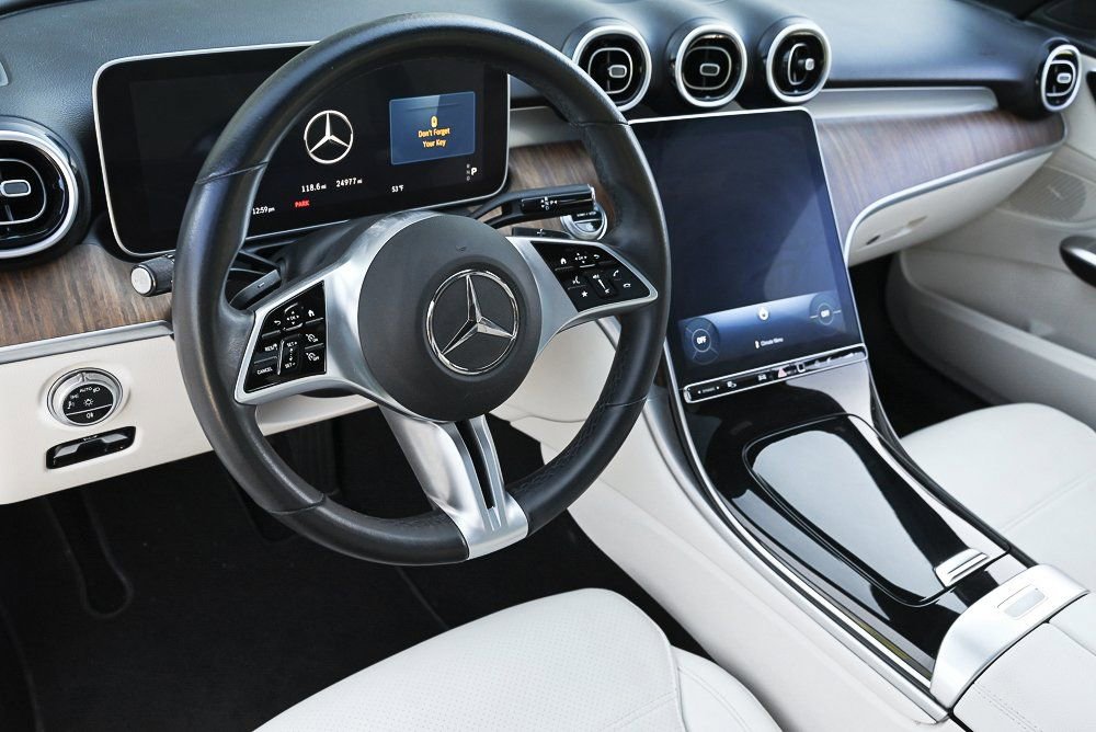 Used 2025 Mercedes-Benz C 300 Sedan image 12